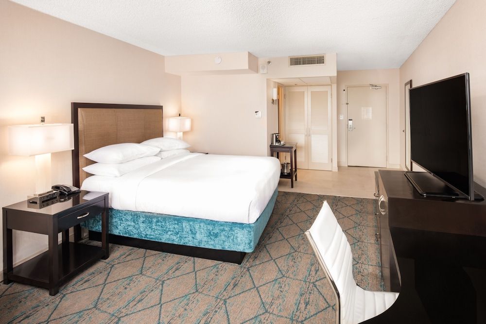 undefined Hilton San Diego Airport/Harbor Island 3