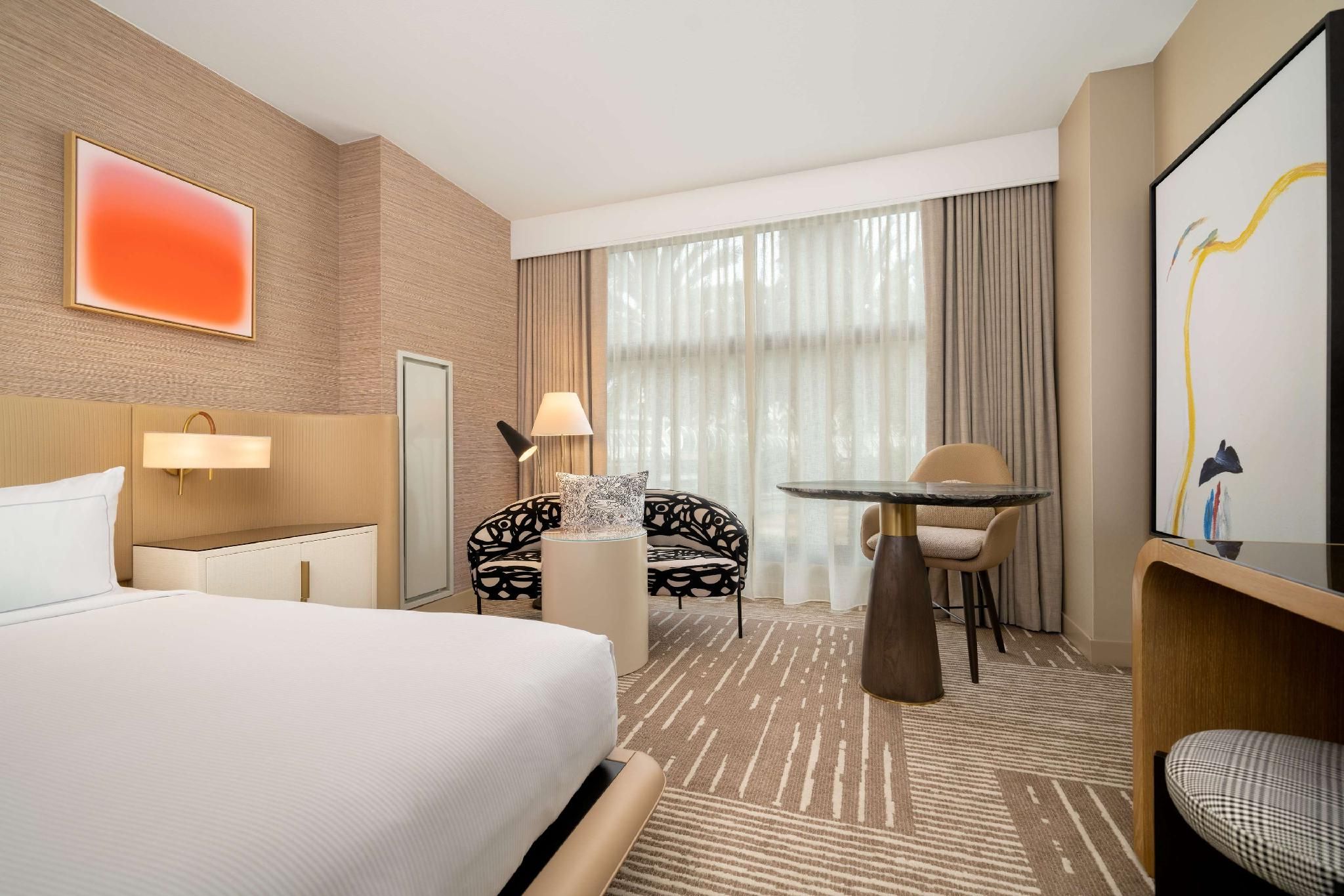 Hilton San Diego Gaslamp Quarter Deluxe - 1 King 2