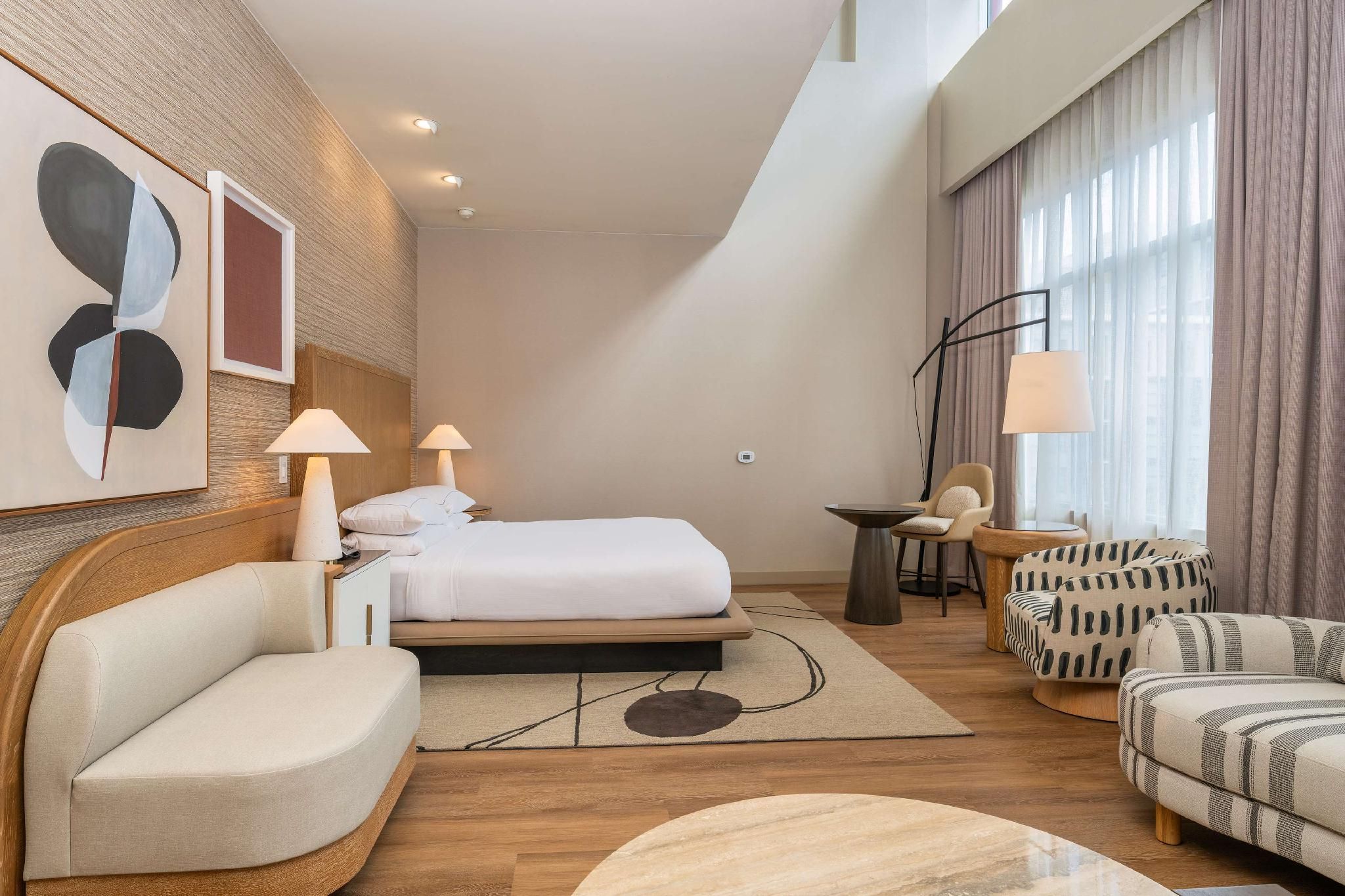 Gaslamp Quarter Loft Suite - 1 King