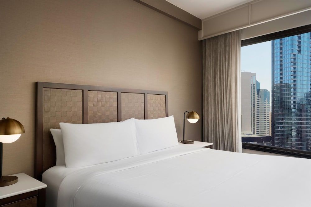 undefined The DEXTRO Little Italy, BW Premier Collection 5