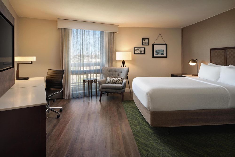 Standard Room, 1 Queen Bed, Accessible, Non Smoking
