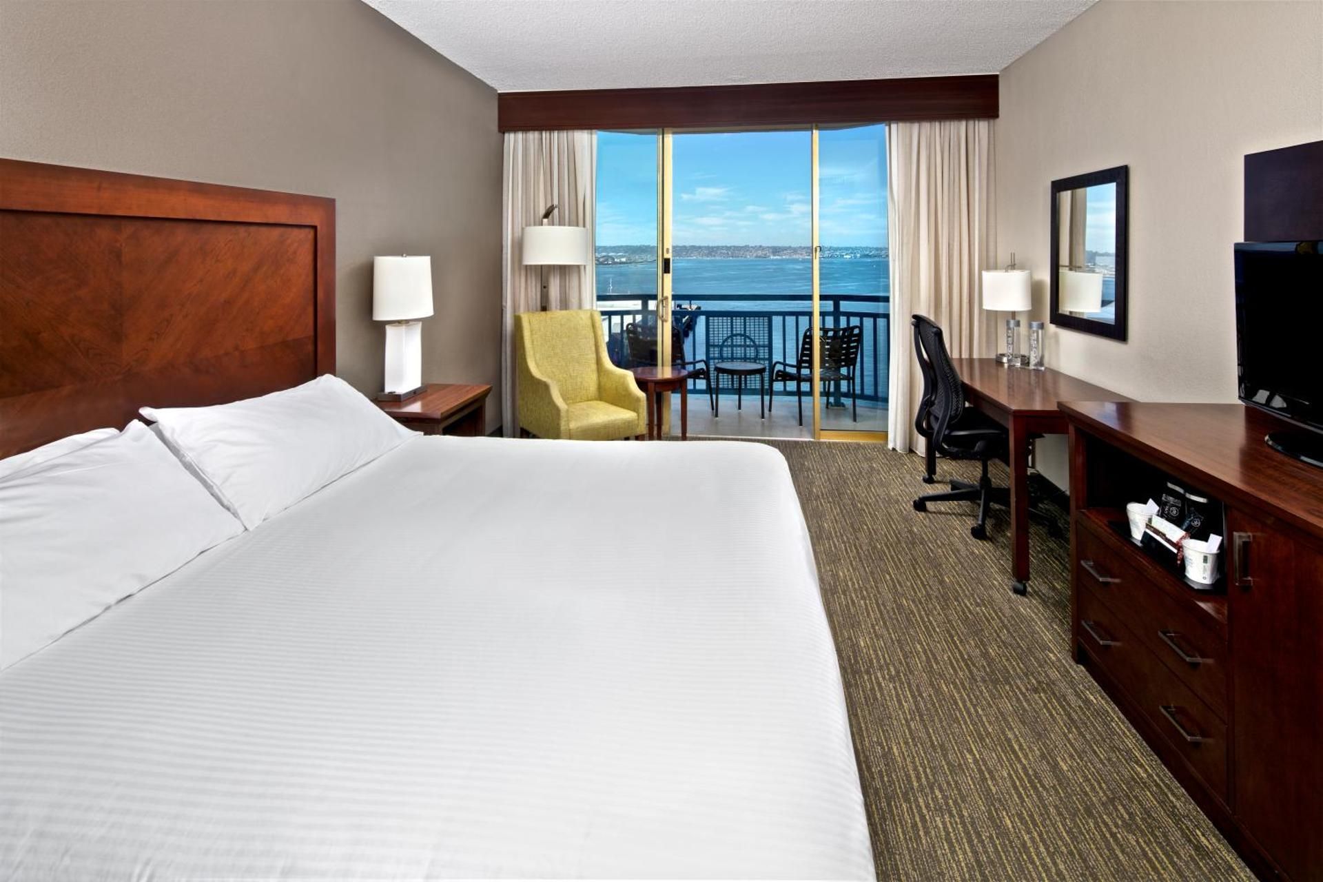 1 King Bed, Premium Room, Bay View, Non-Smoking