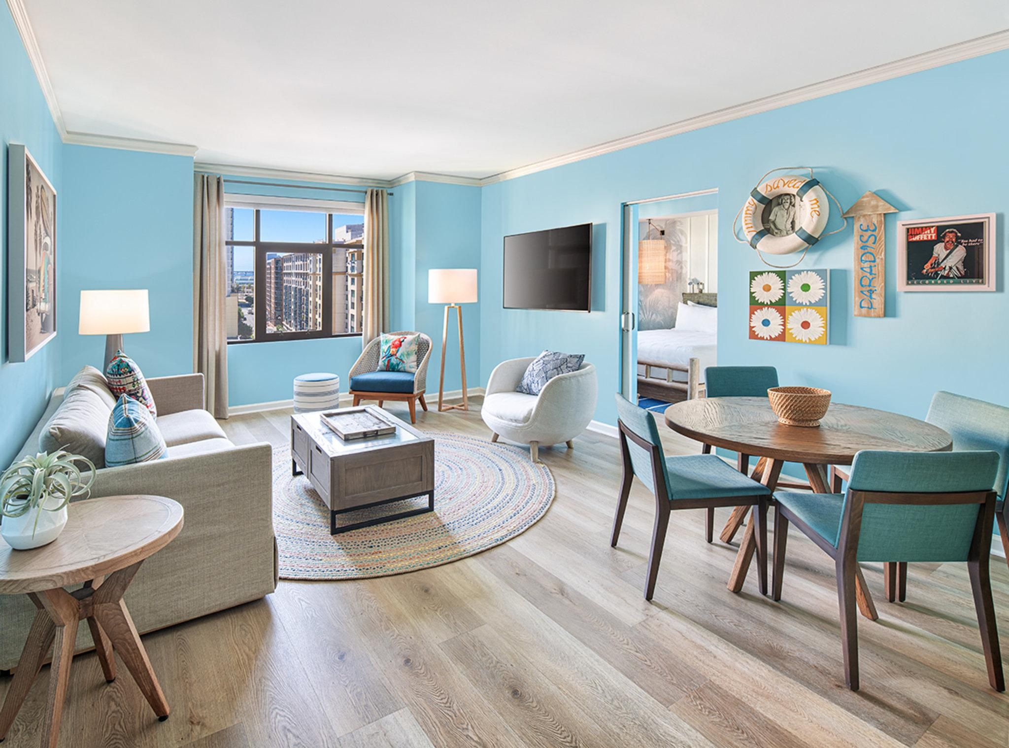 Accessible Masters Suite With 1 King Bed