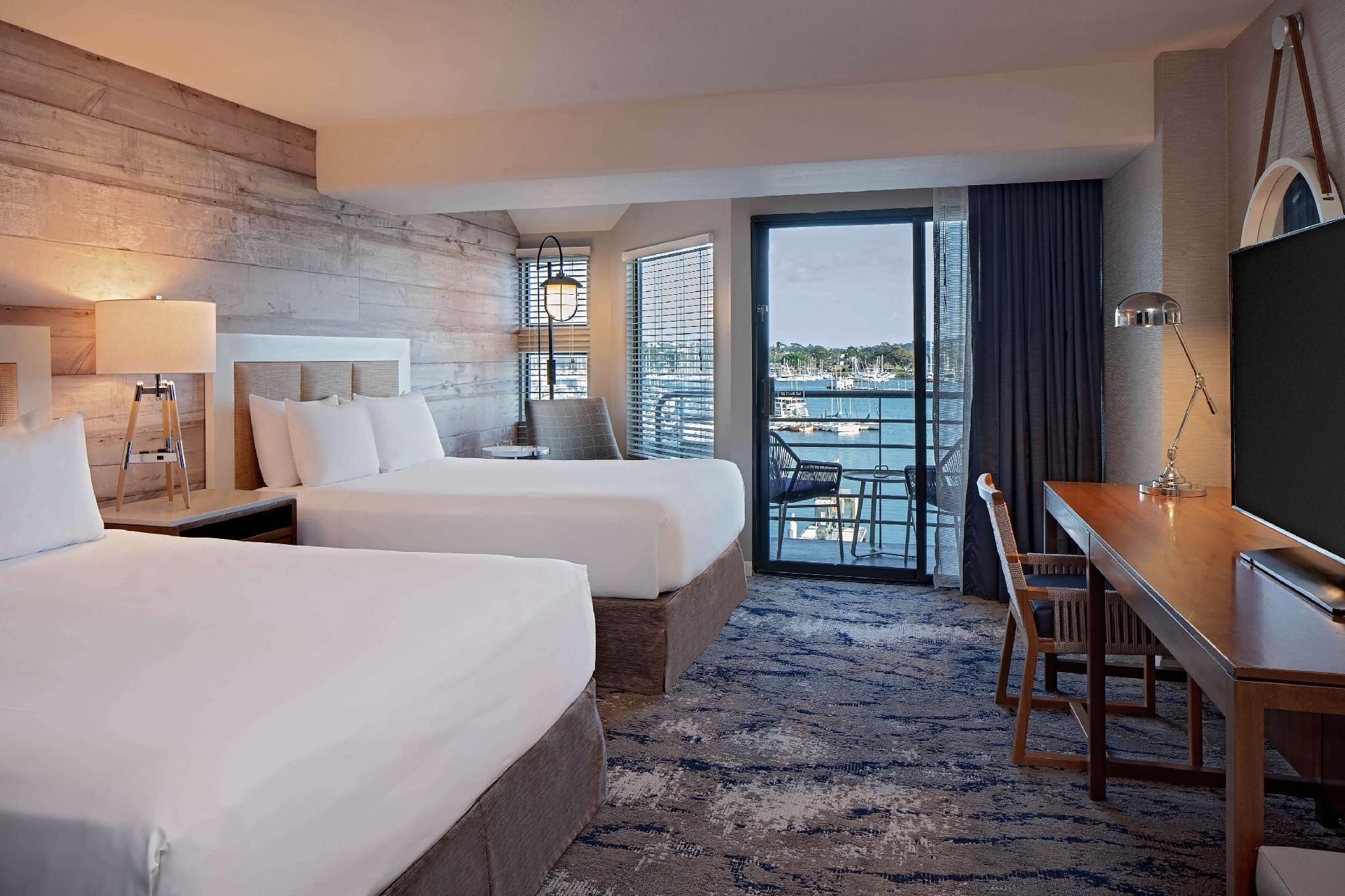 2 Queen Beds Marina View