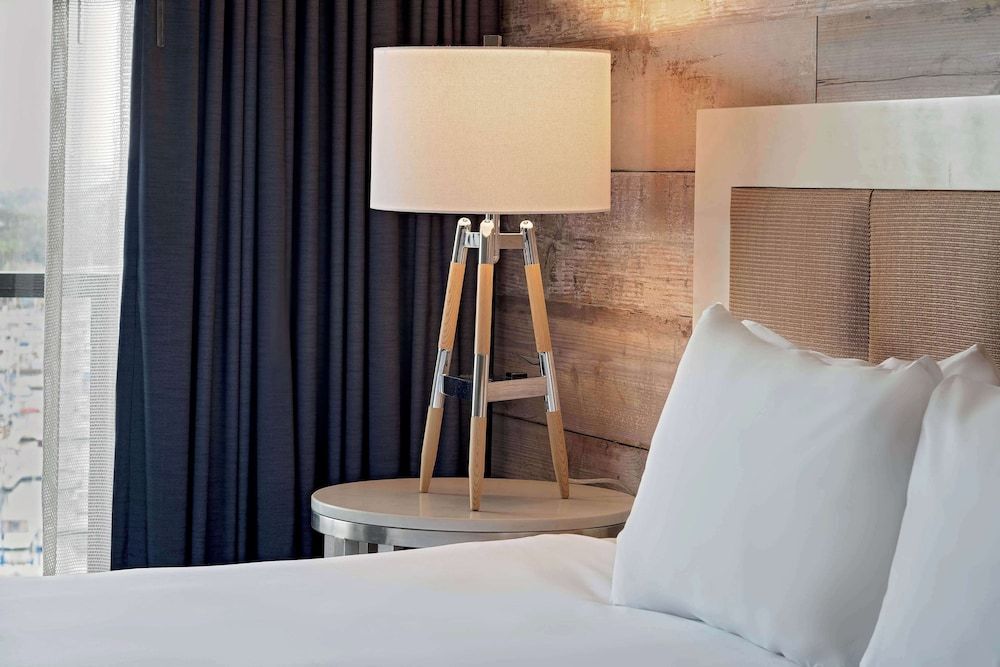 Room, 1 King Bed, Accessible, Ocean View (Bathtub)