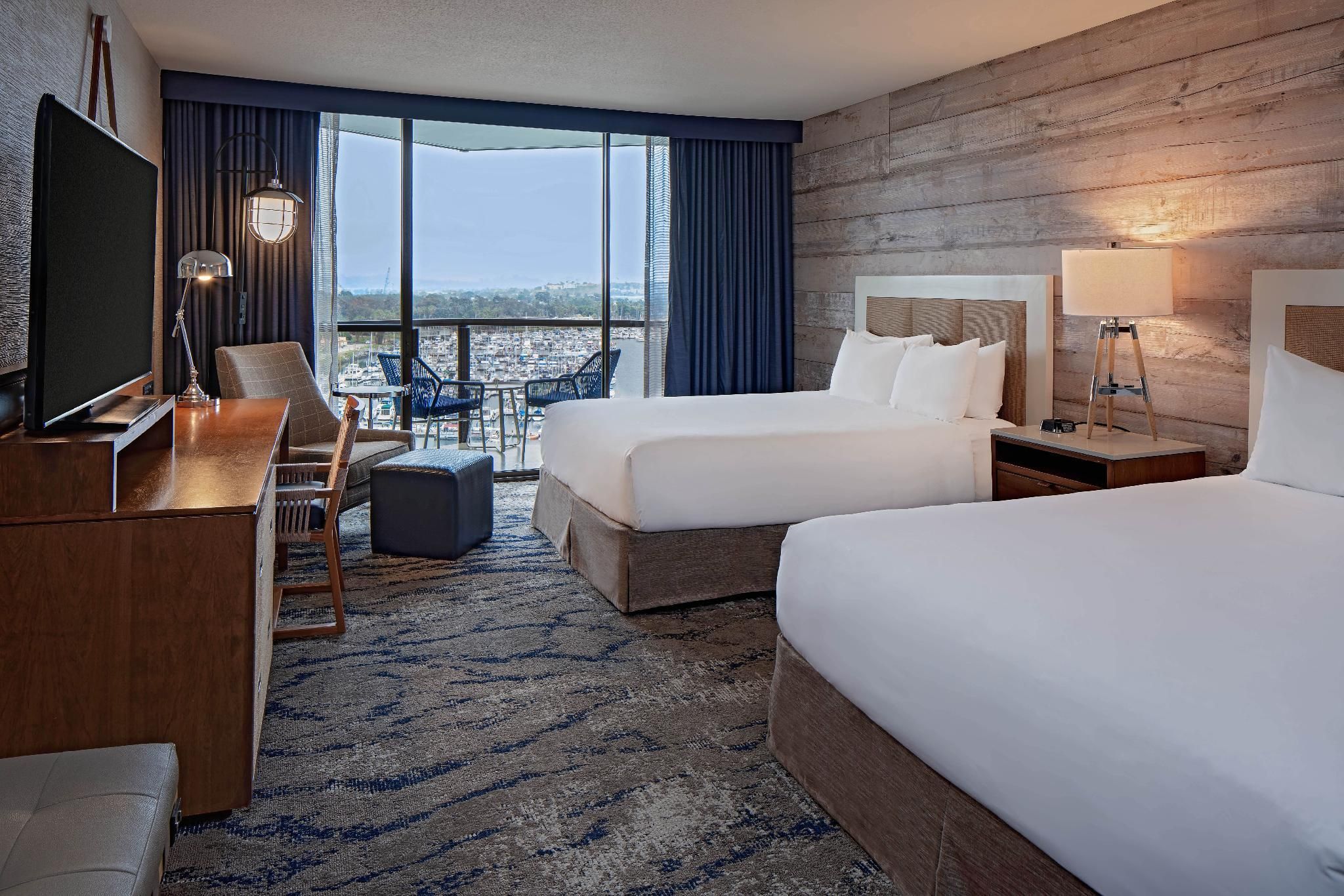 2 Queen Beds Marina View