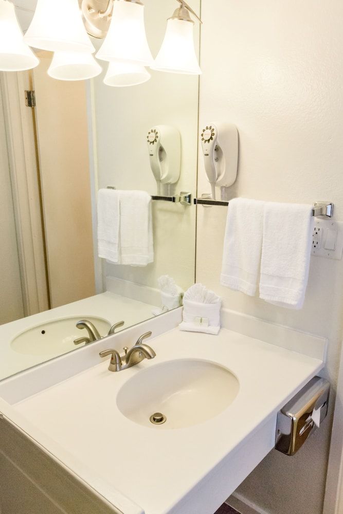 Kings Inn San Diego Standard Room, 2 Queen Beds 14