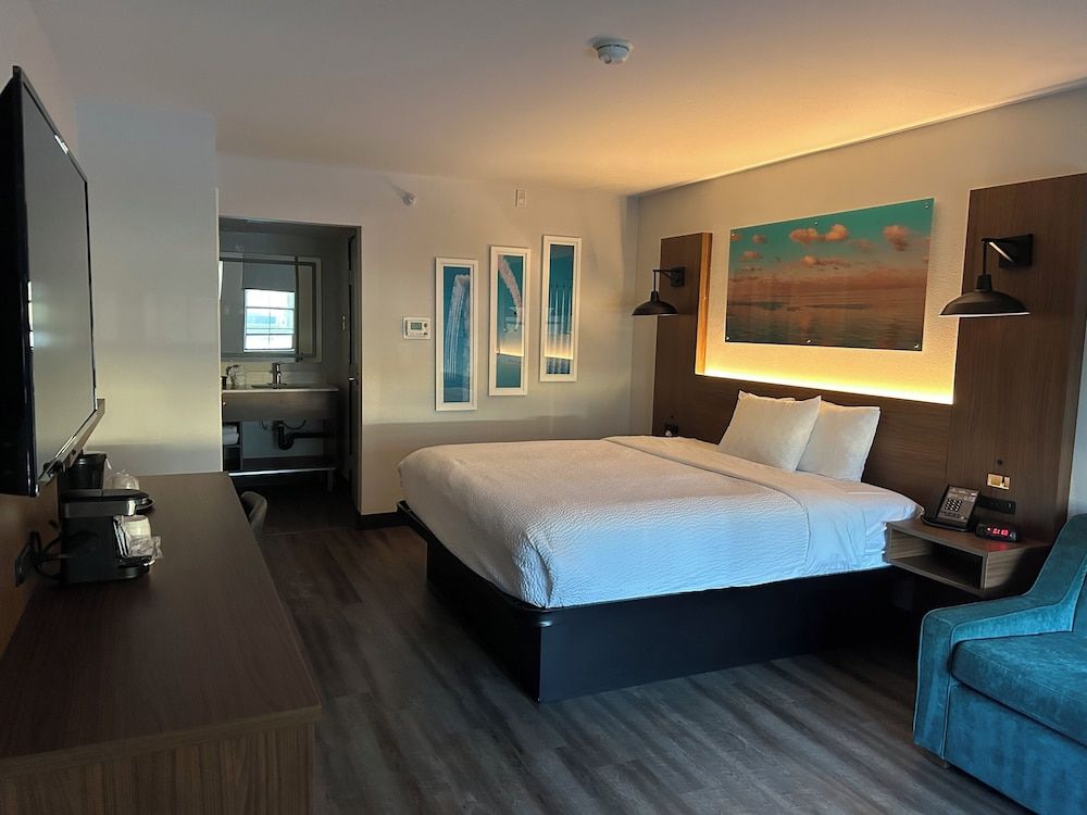 La Quinta Inn by Wyndham San Diego - Miramar Room, 1 King Bed, Non Smoking