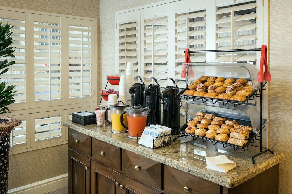 undefined Pacific Shores Inn on Pacific Beach 10