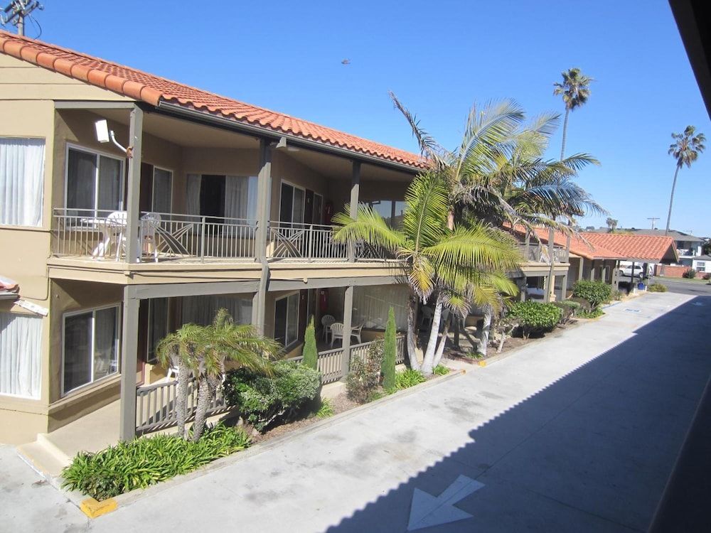 undefined Pacific Shores Inn on Pacific Beach 5