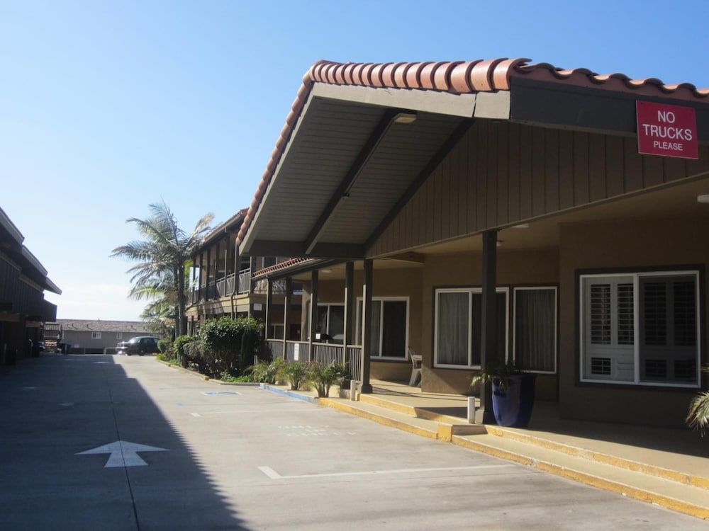 undefined Pacific Shores Inn on Pacific Beach 6