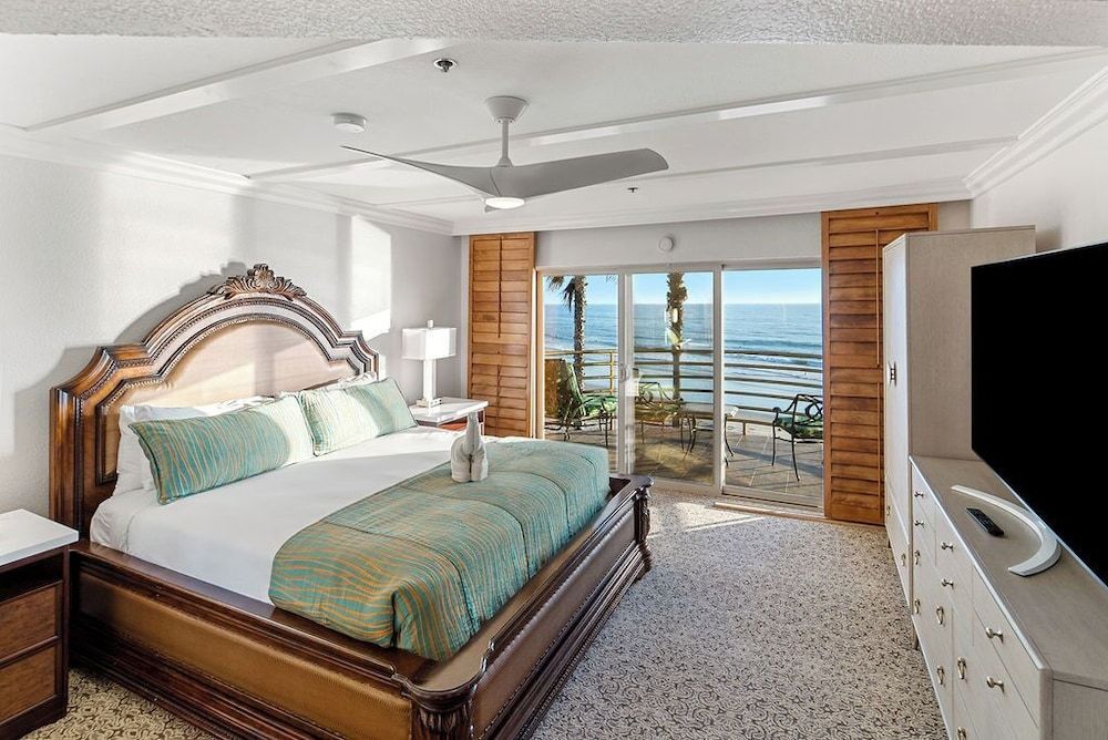 Pacific Terrace Hotel