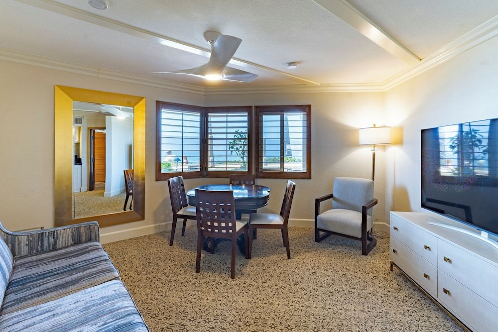 Pacific Terrace Hotel Family Suite 8