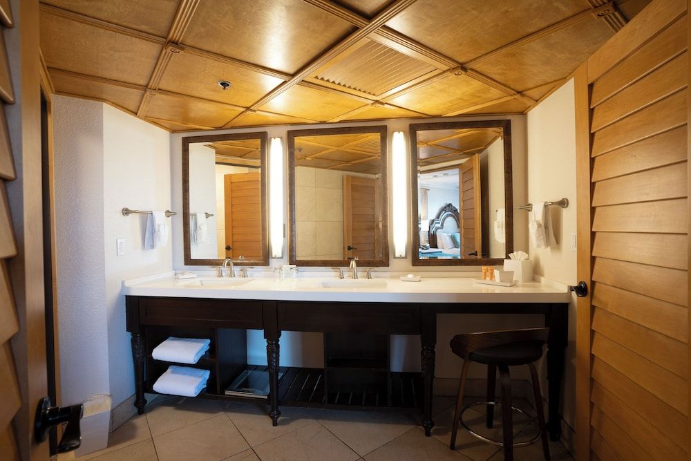 Pacific Terrace Hotel Family Suite 5