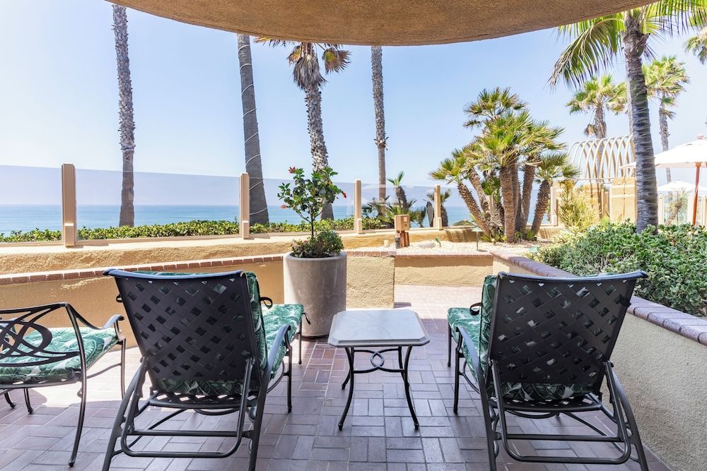 Pacific Terrace Hotel Family Suite 4