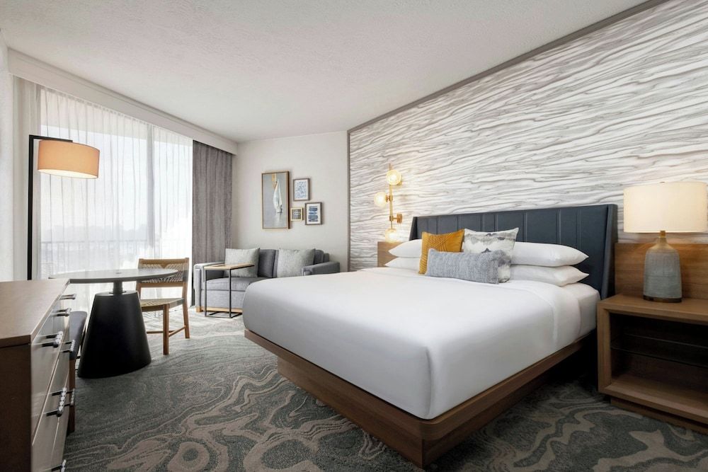 Premium Room, 1 King Bed, (Marina Tower Mobility/Hearing Accessible, Tub)
