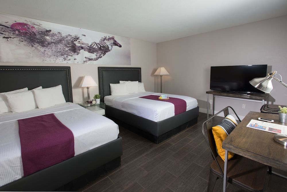 undefined Hotel Iris - San Diego 4