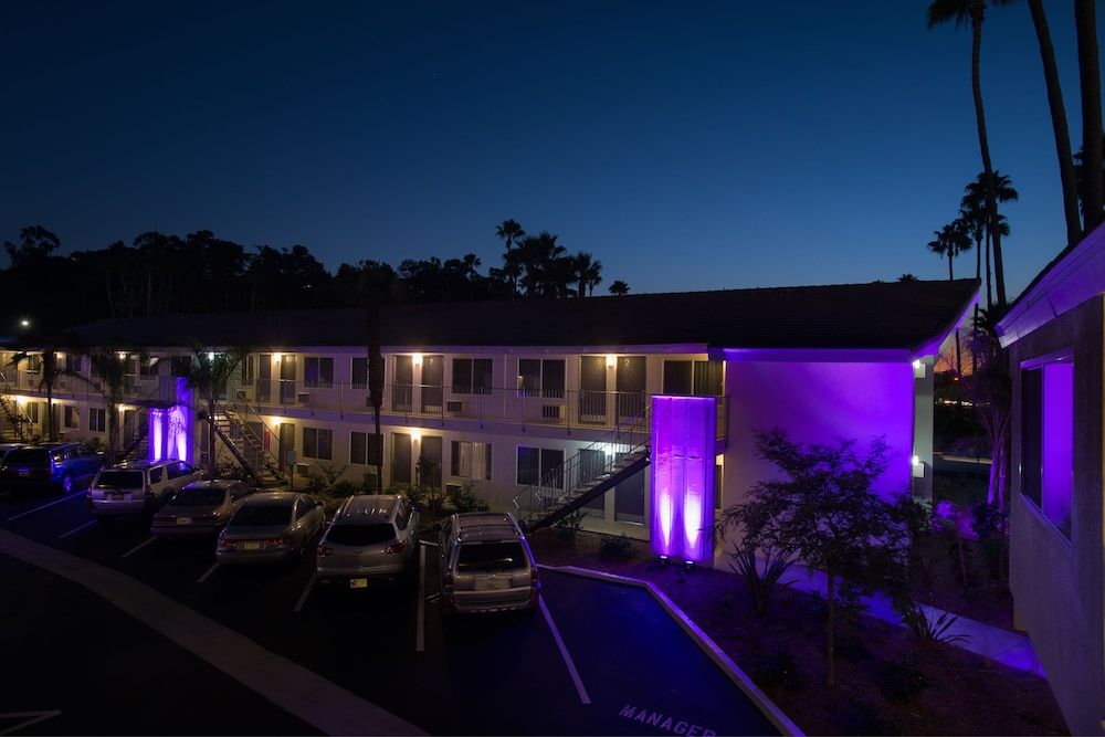 undefined Hotel Iris - San Diego 10