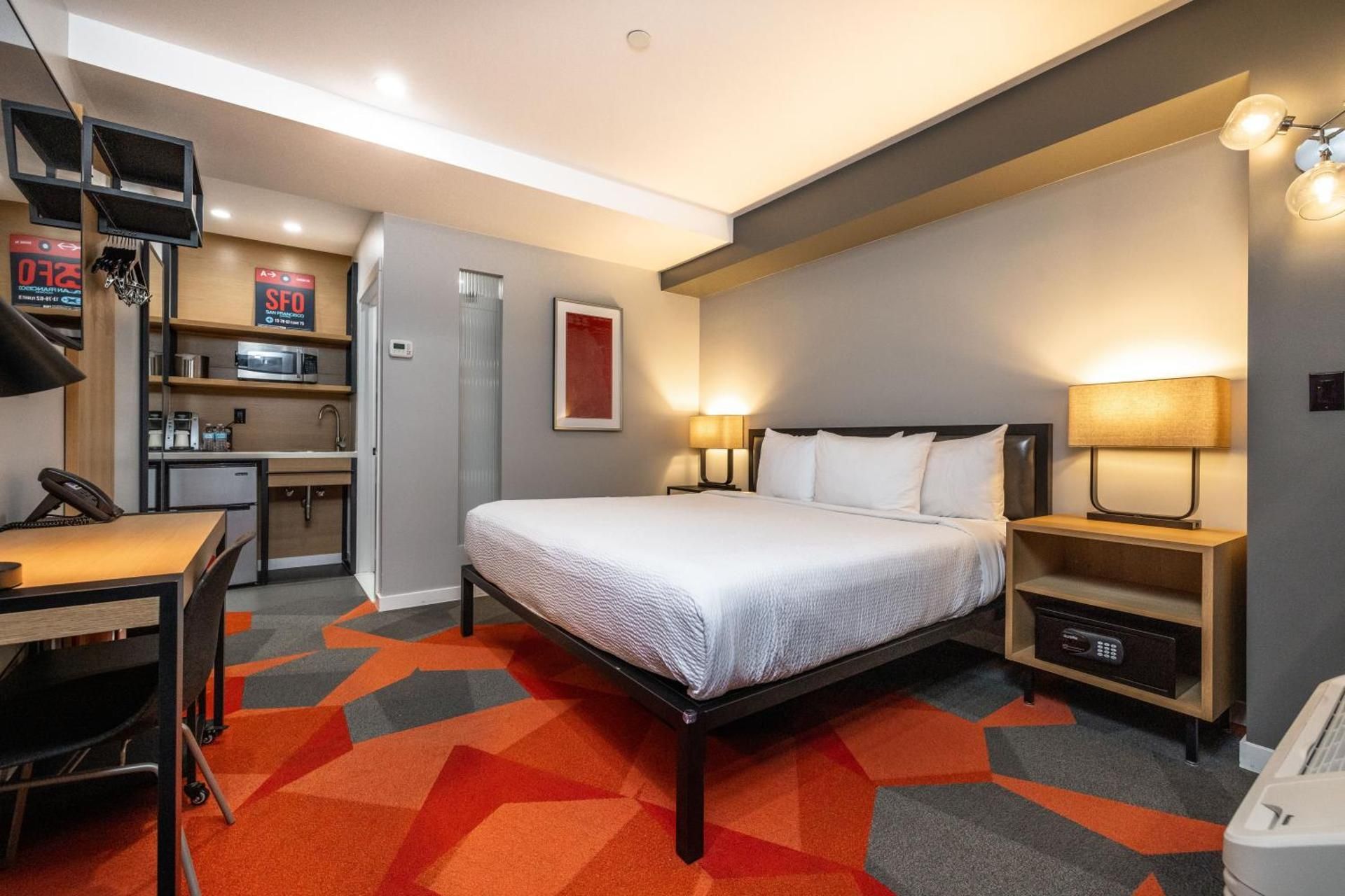 1 King Bed