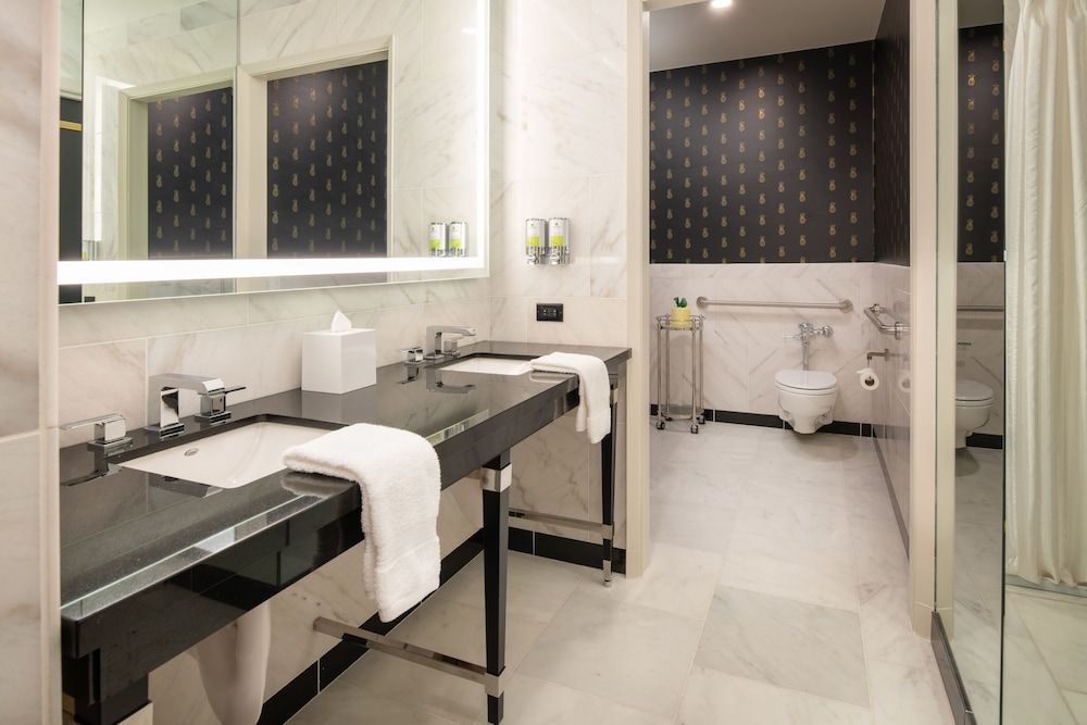 Staypineapple, An Elegant Hotel, Union Square Room, 1 Queen Bed (Persona) 8