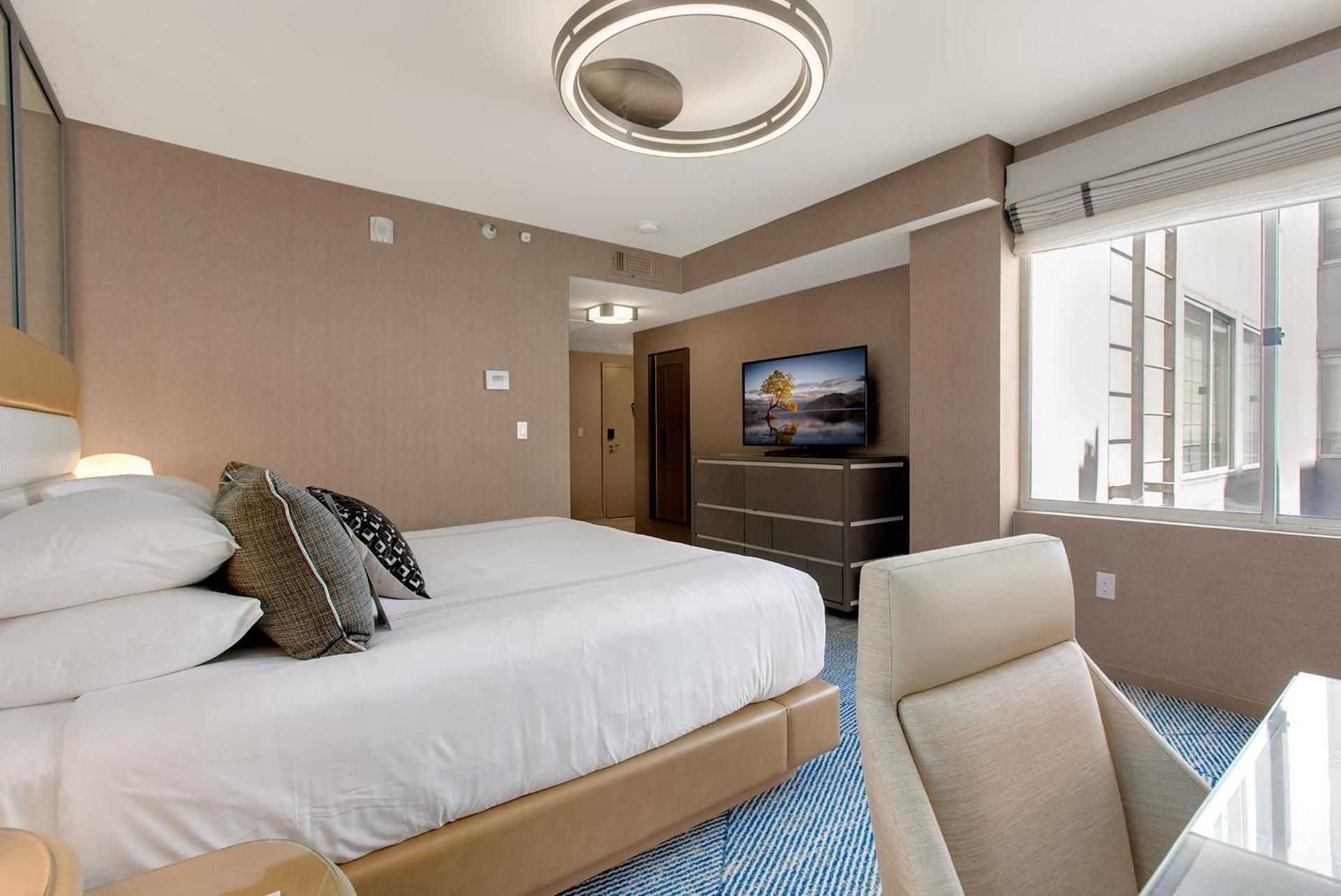 B1 - Mobility Accessible - Deluxe Queen & Roll-In Shower