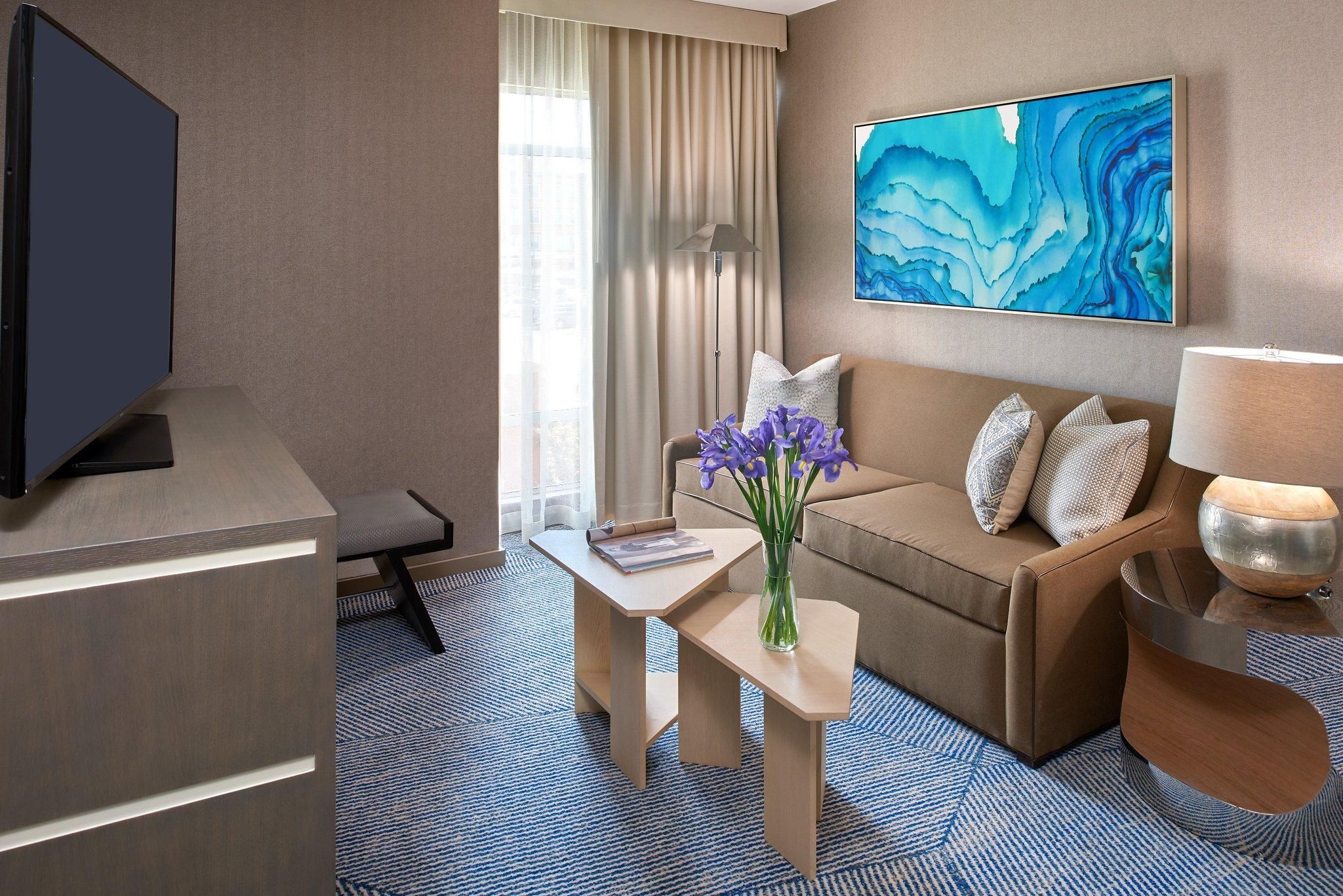 G - Queen One Bedroom Suite