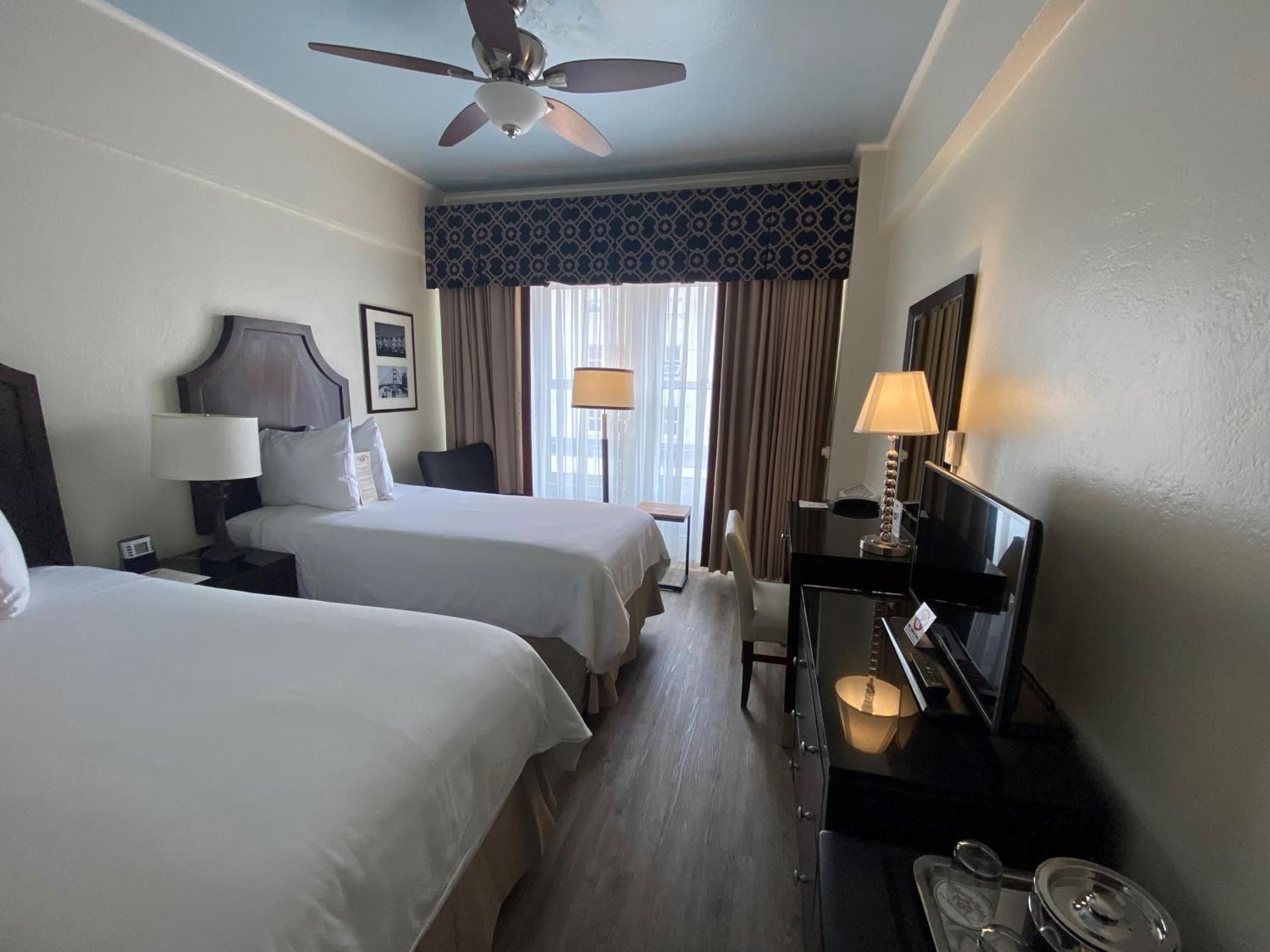 Deluxe Two Twin Beds - Hearing Impaired