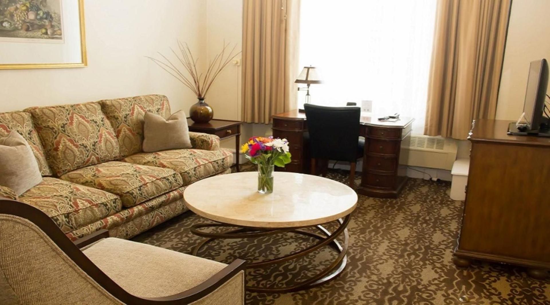 Queen Suite
