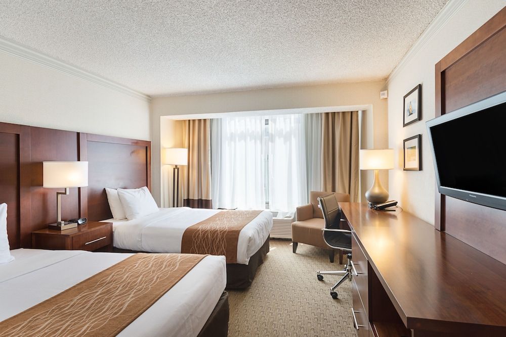 undefined Comfort Inn by the Bay 10