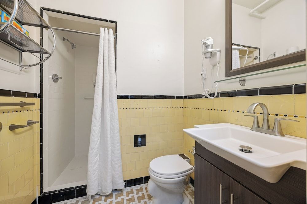 Embassy Hotel Room, 1 King Bed 22