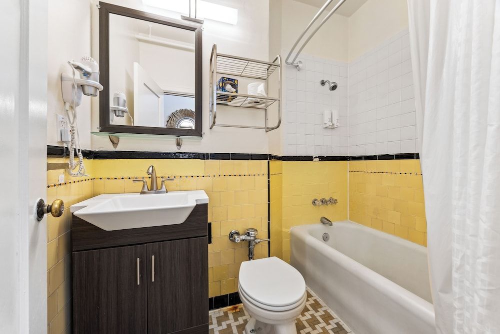 Embassy Hotel Room, 1 King Bed 21