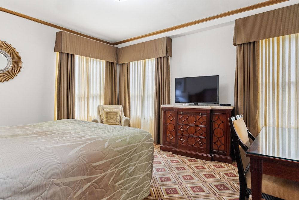 undefined Embassy Hotel 8