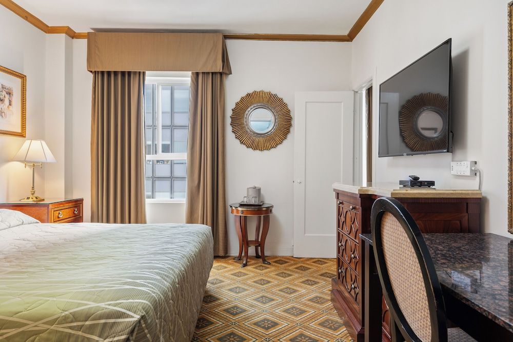 Embassy Hotel Room, 1 King Bed 27