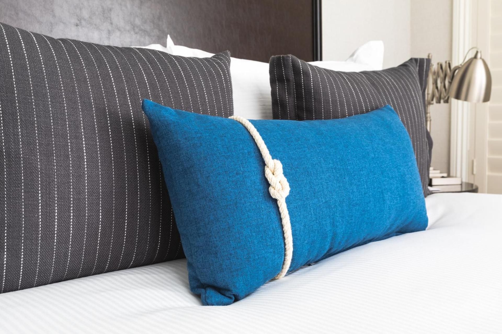 undefined Harbor Court Hotel 10