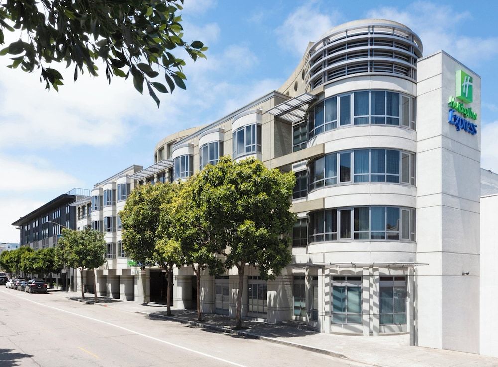 undefined Holiday Inn Express and Suites Fisherman's Wharf by IHG 2