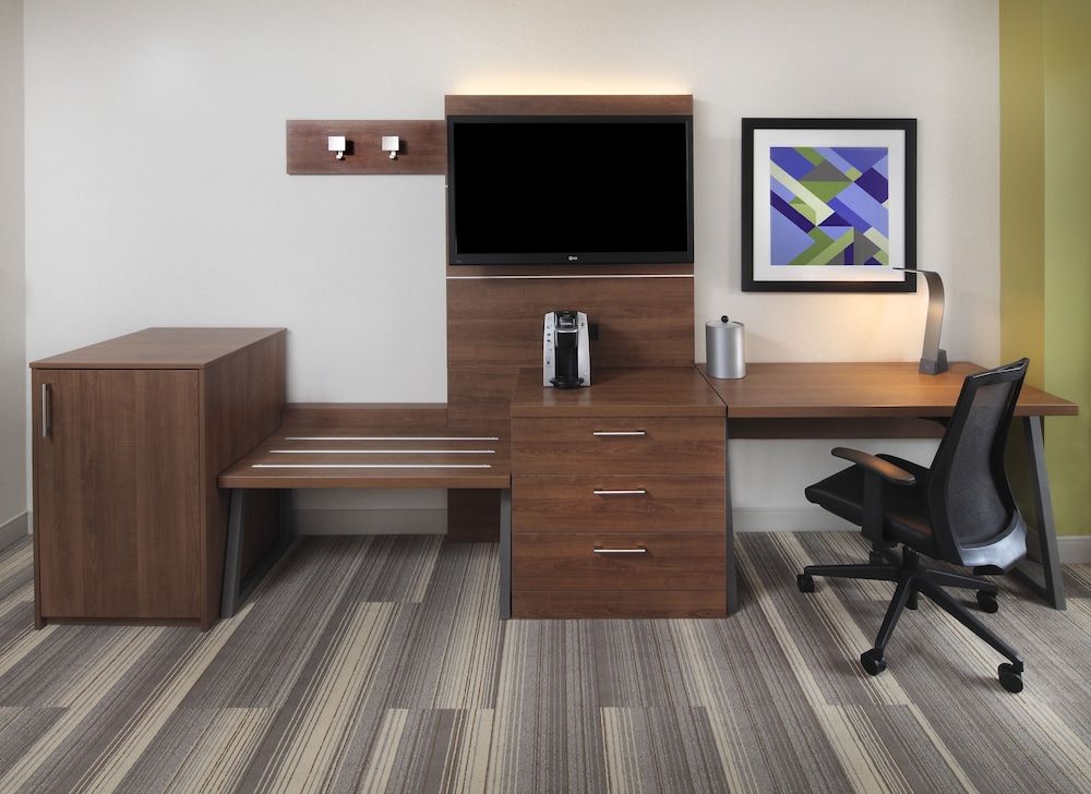 Holiday Inn Express and Suites Fisherman's Wharf by IHG Standard Room, 1 King Bed 8