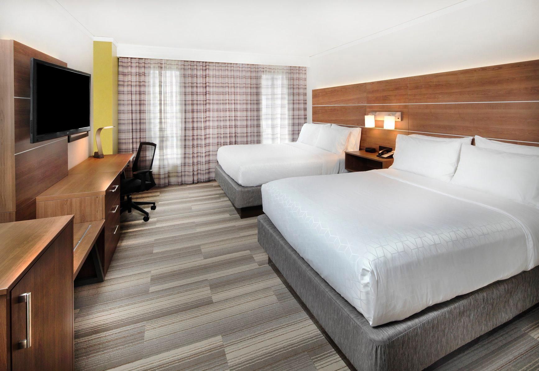 2 Queen Beds Standard Bay View