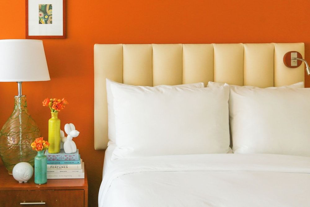 Hotel Del Sol Room, 1 Queen Bed, Accessible, Poolside