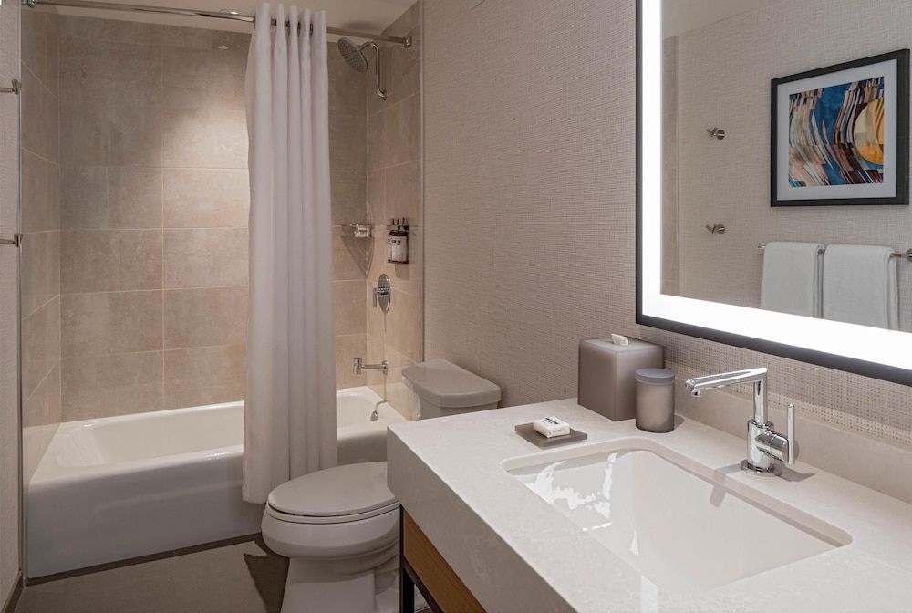 Hyatt Regency San Francisco Room, 1 King Bed, Balcony, Bay View 8