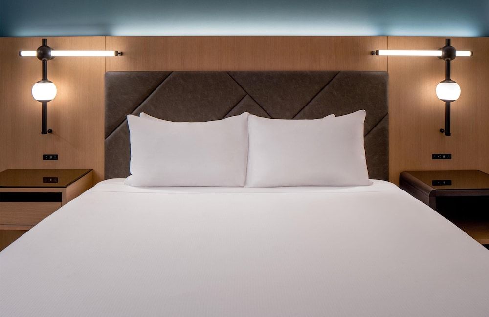 Hyatt Regency San Francisco Room, 1 King Bed, Balcony, Bay View 3