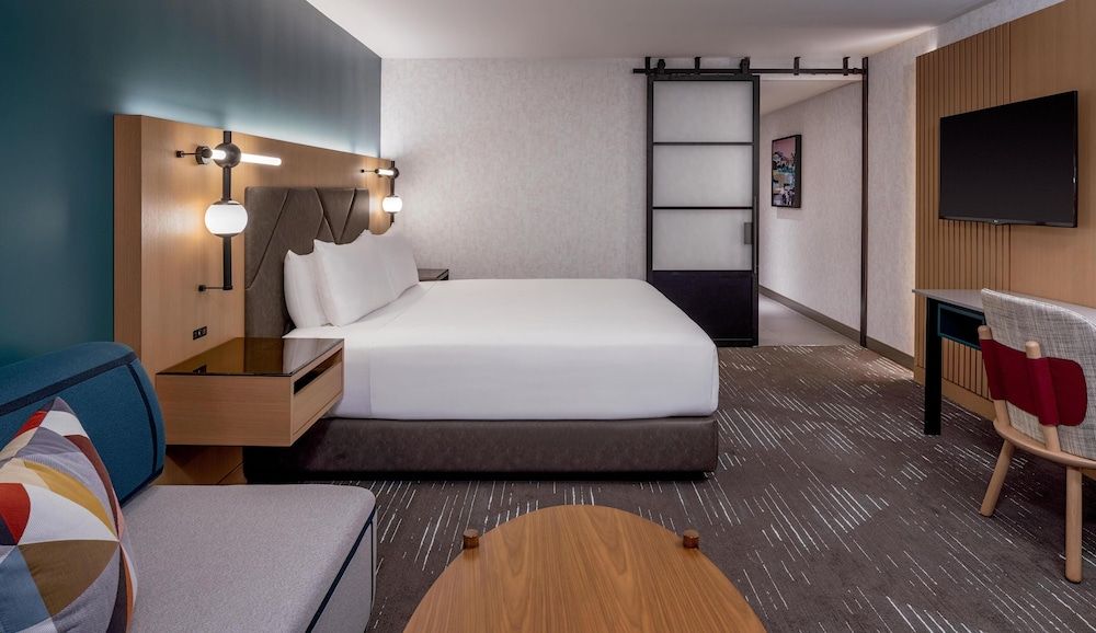 Hyatt Regency San Francisco Room, 1 King Bed, Balcony, Bay View 2