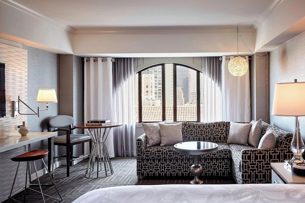 Studio Suite, 1 King Bed with Sofa bed
