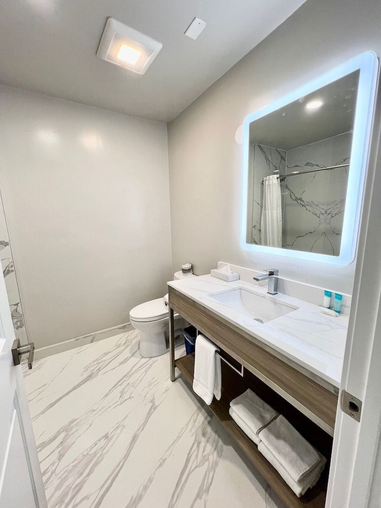 undefined Nob Hill Motor Inn 9