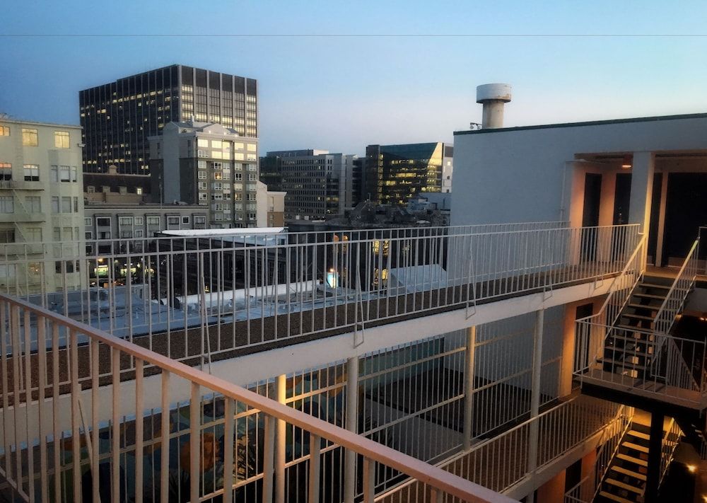 undefined Oasis Inn 8