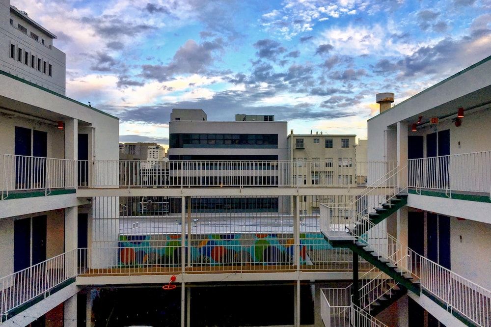 undefined Oasis Inn 7