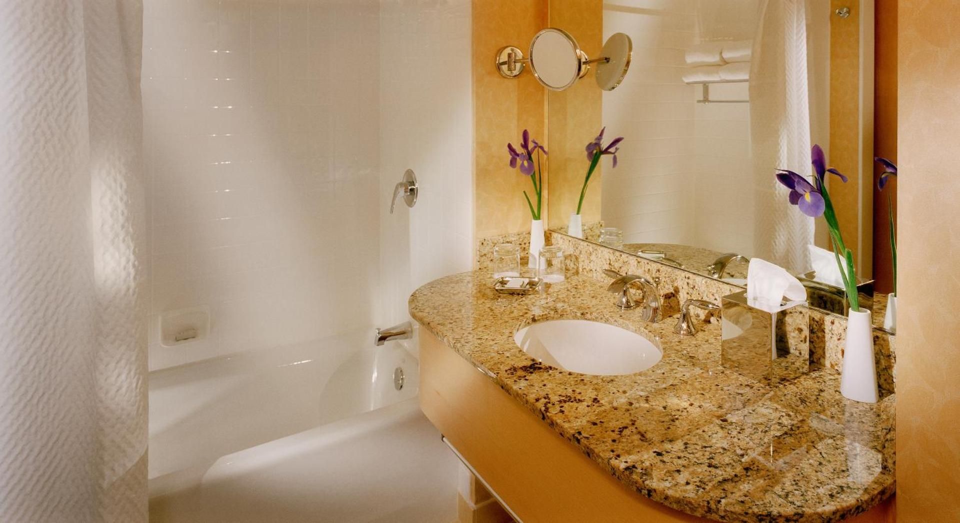 undefined Orchard Garden Hotel 9