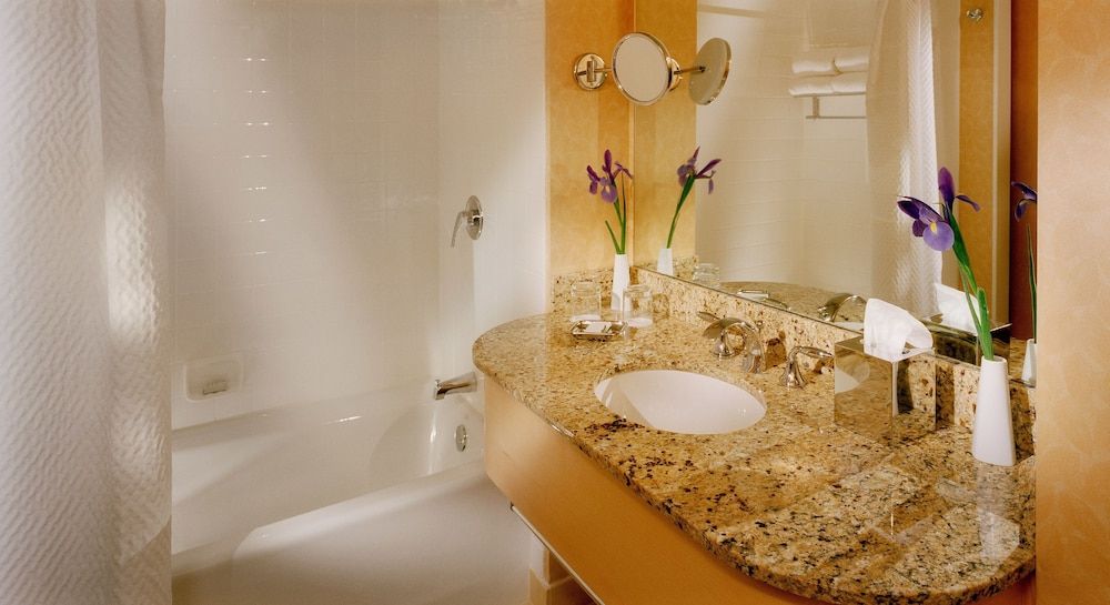 undefined Orchard Garden Hotel 5