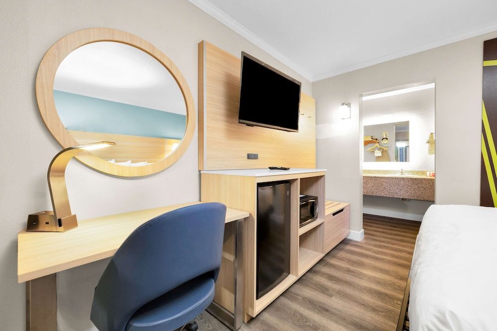 undefined SureStay by Best Western San Francisco Marina District 4