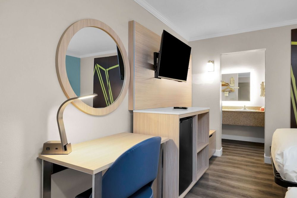 undefined SureStay by Best Western San Francisco Marina District 3