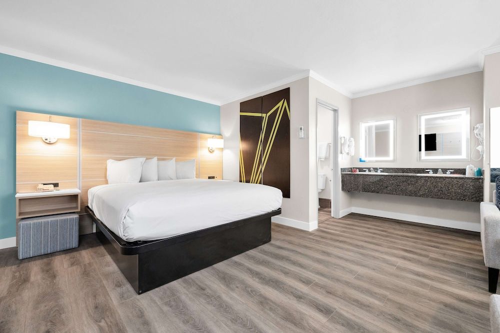 undefined SureStay by Best Western San Francisco Marina District 7